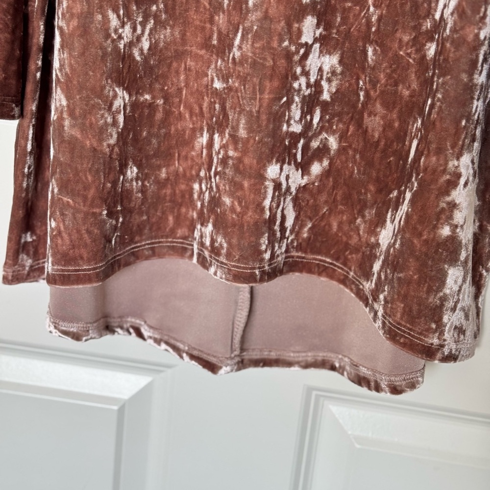 Cable & Gauge Velvet Brown Top - Picture 7 of 9